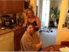 Saturday 27.4. - Pam tut Kathrin´s Haare färben bei Jill zu Hause
