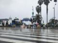 ... anschliessend zum Santa Monica Pier - mittlerweile hat es angefangen zu regnen ...