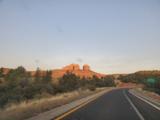 ... Sedona am Eingang zum Oak Creek Canyon ...